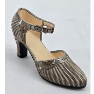 Vtg 90s Miniature Regency Glam Just The Right Shoe SUNRAY #25097 by Raine Figure